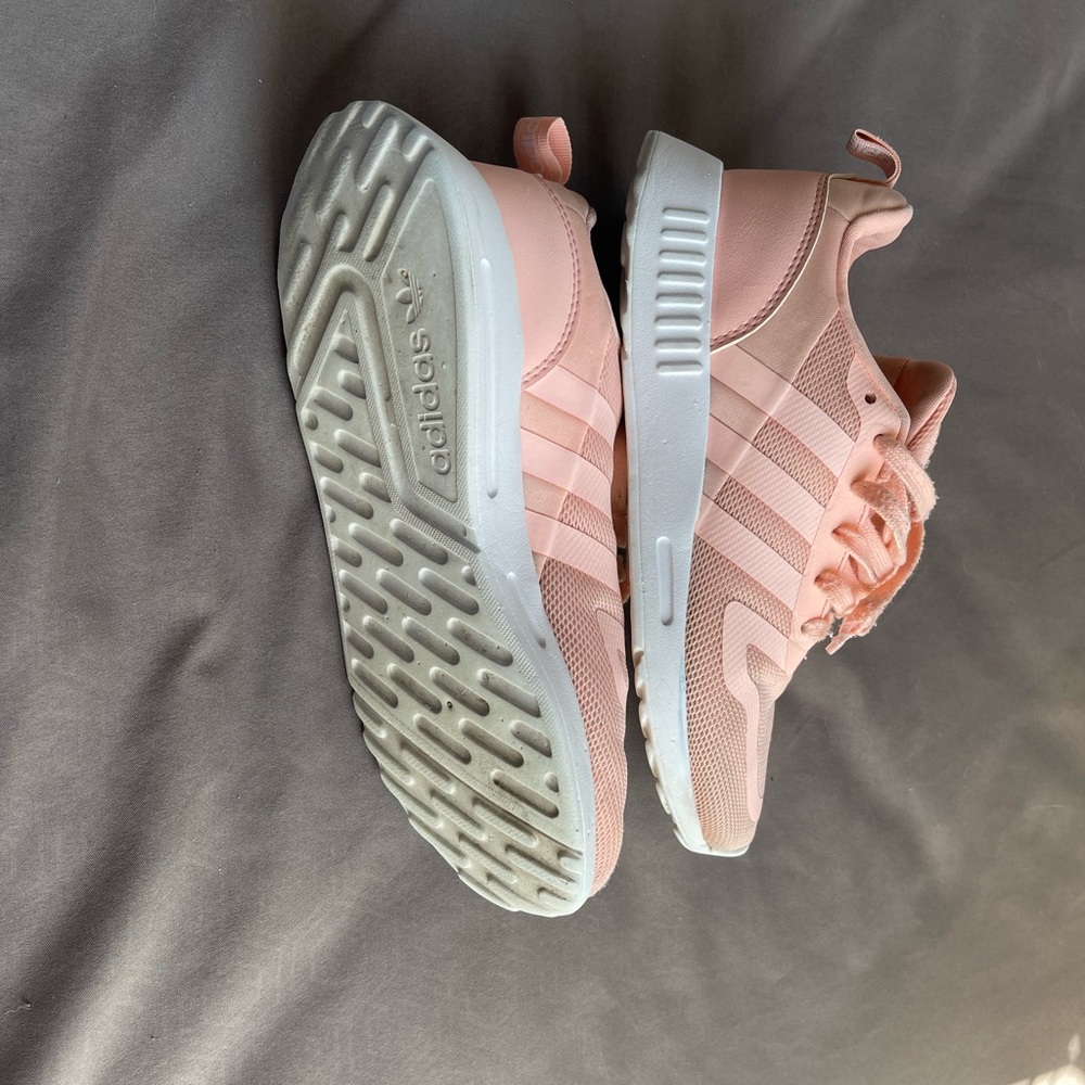 Adidas Tennis Shoes